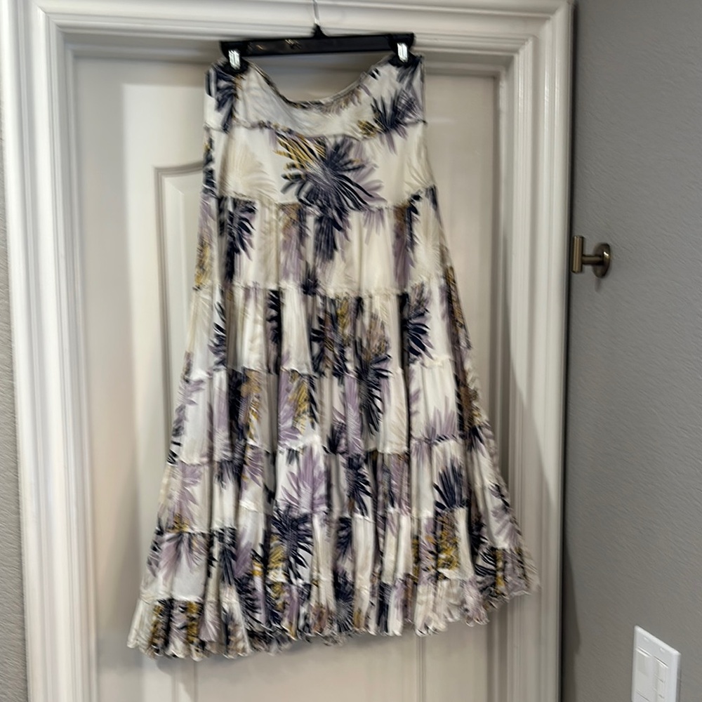 Cream and Blue Midi A-line Skirt with Pleated Tiered Design for Everyday Size 8